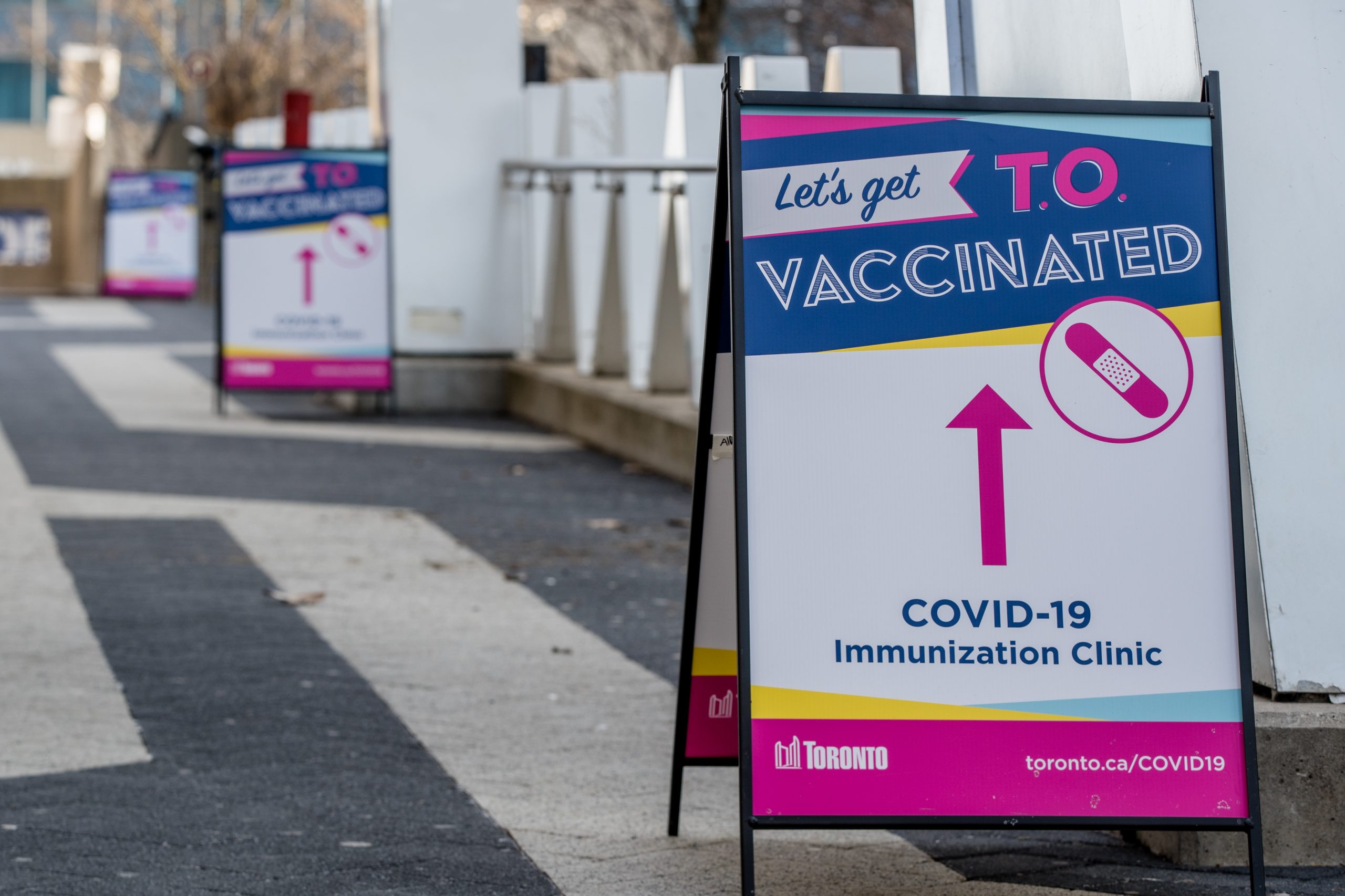 A Union representing a lot of  Toronto workers files grievance in court against the mandatory COVID-19 vaccination policy  in place fopr Toronto.